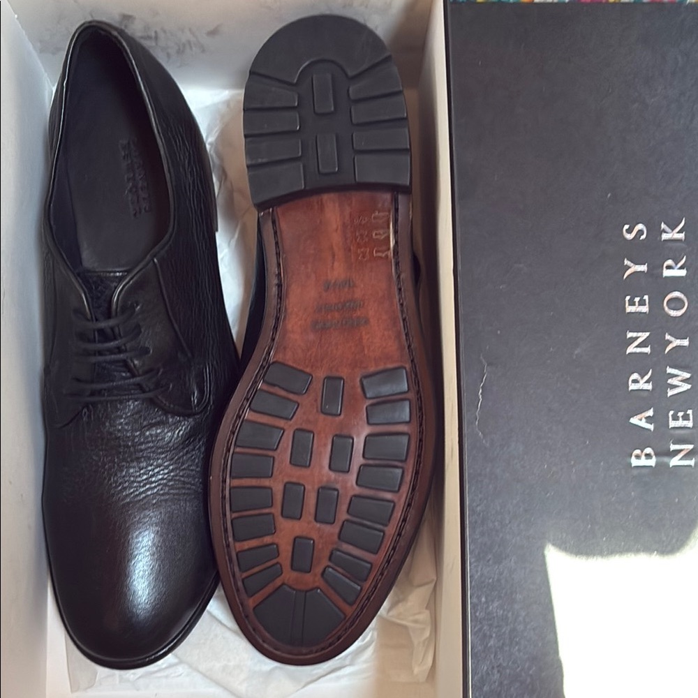 Barneys New York Black Oxfords Classic Leather Design